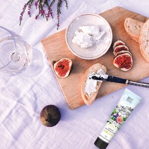 Create your own style influenced by our 'Tuscan Fig' collection &mdash; skincare enriched with Fig fruit extract and Olive oil. Have fun with dusky purples, olive greens, and a sense of modern or classic Italian-inspired luxury.
#madeinnz #style #purple #pink #skincare #tuscany