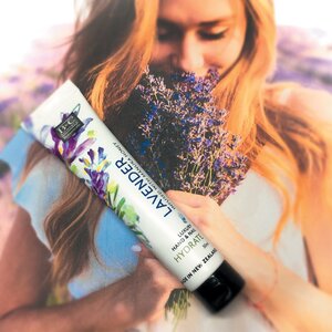 Beat your winter blues with shades of Lavender - skincare infused with Mānuka Honey and Lavender essential oil to soothe dry skin and aid relaxation.
Skincare and room fragrance available at selected NZ retailers and online at www.banksandco.com.
Link in bio.
#lavender #skincare #nzshop #madeinnz #winterblues #essentialoils