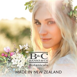 Our new FLORA collection includes New Zealand-made skincare enriched with Mānuka honey &amp; Jasmine flower extract, Shea and Cocoa seed butter, plus Olive, Sweet Almond, Jojoba, Wheatgerm, and Linseed oils. Suitable for all skin types! Relax with the prettiest of fragrances, featuring notes of daphne blossom, rose blush, jasmine, and sweet ambrette seeds.

Available as:  Room Diffuser 150ml -  Hand &amp; Body Lotion - 300ml , Hand &amp; Body Wash - 300ml , Hand &amp; Nail Cream - 50ml , Soap - 200g.

Link in bio 🌸

#flora #madeinnz #madeinnewzealand #skincare #flowers #daphne #fragrance